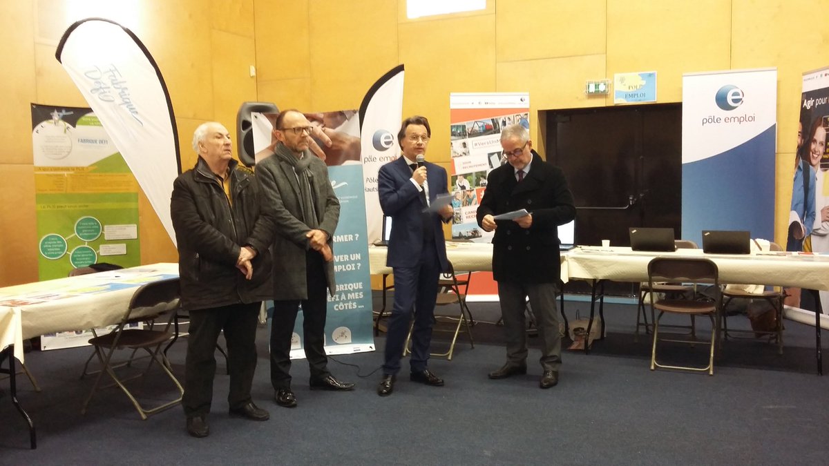 Inauguration du forum jobs 2020 par le président de la Fabrique Défi et le Sous Préfet, organisé en partenariat #avecpoleemploi . 1200 propositions de recrutement, 60 recruteurs présents ➡dynamisme du Calaisis 💪
#calais #recrutement 
<a href="/didier_thomas_/">Didier THOMAS</a> <a href="/CathyMarcurat/">Cathy Marcurat</a>