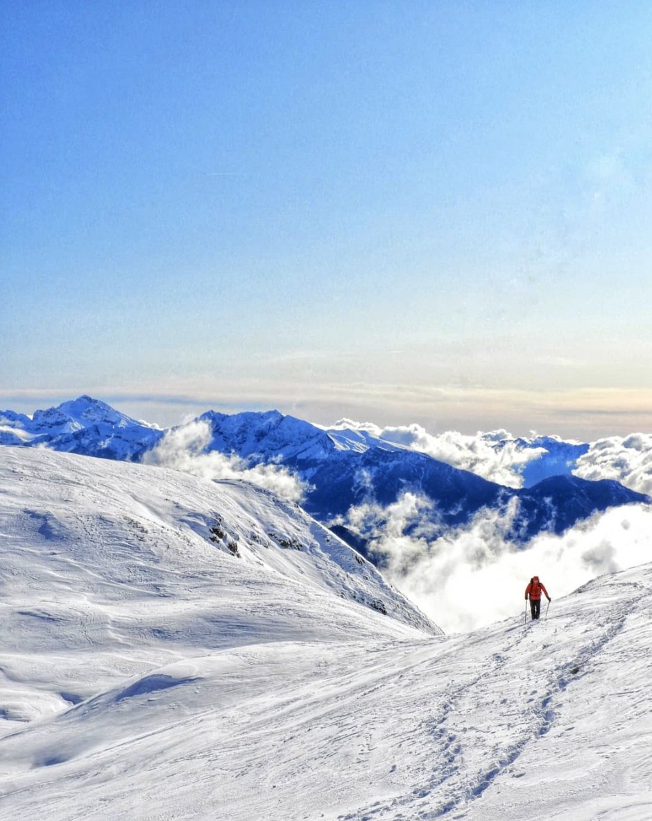 Le mont Avaro est vêtu de son manteau blanc... 🏔️
Il est parmi les destinations les plus appréciées des alpinistes, son nom est dû à une légende... Combien d'entre vous la connaissent ? 🤔

📍 Piani dell’Avaro
📷<a href="/daniel_san/">Daniel U.</a>.pisoni

#visitbergamo
#bergamojustamazing
#enLombardie
