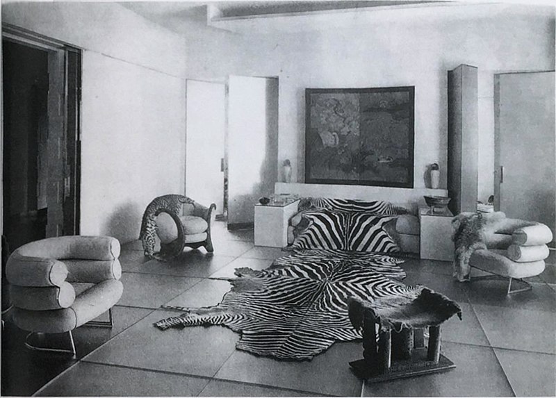 Eileen Gray. Designer & architect. 1878-1976. Kathleen Eileen Moray Smith from  #Enniscorthy  #Wexford! Fell in love with Japanese lacquer  @V_and_A; expert in using it to decorate! Designed furniture/rugs (sold to James Joyce) & villa E-1027, France (people from world still visit)!