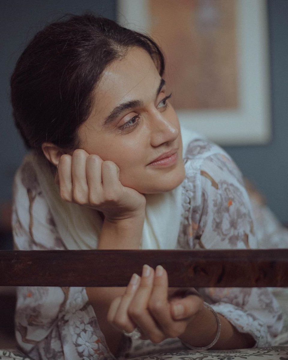 Femina_Hindi's tweet image. सुकून के पल और प्यारी-सी मुस्कान 
@Taapsee Pannu 
#celeb
#simplelook
#look