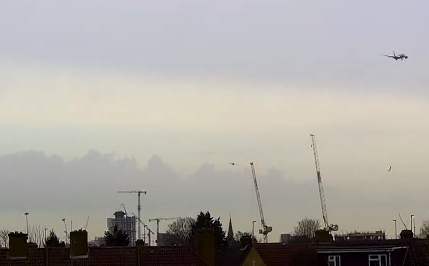 airlivenet's tweet photo. UPDATE Second go around for British Airways #BA188, first on 27R, second on 27L https://t.co/rOpZTyKG37 https://t.co/D4Agptcq7Z