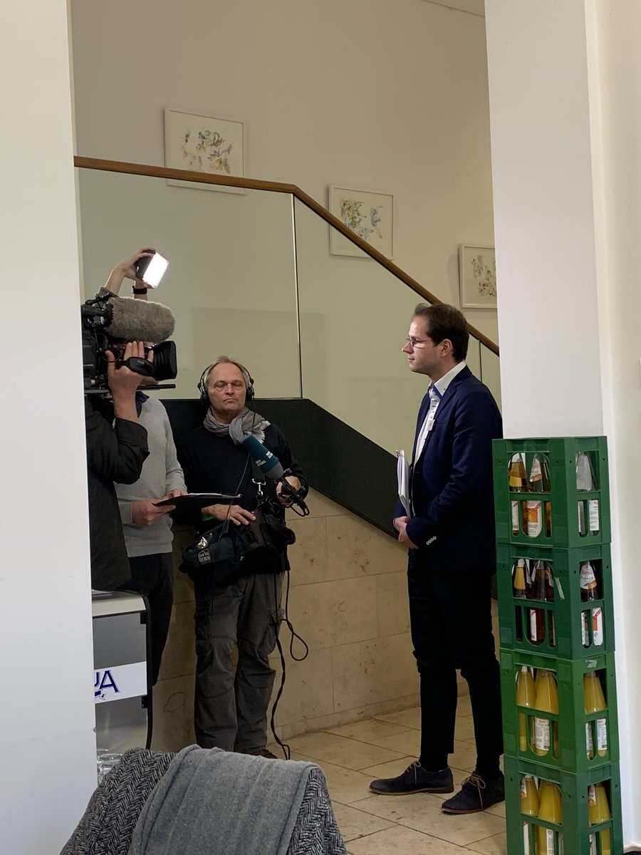PfalzWlp's tweet photo. @PfalzWlp auf der Überholspur #pressestatement #erfolgistkeinglück #liberalistgeil #SpringSchool2020 https://t.co/uIsSKhi8Xz