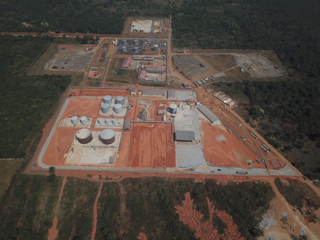 toluogunlesi's tweet photo. Photos from the Waltersmith Petroman Modular Refinery in Ohaji/Egbema Local Government Area of Imo State. 5,000bpd in 1st Phase.

Pre-commissioning commences next week, according to the Company. 

📷: VFuels Oil and Gas Engineering (suppliers of the crude distillation unit) https://t.co/akvnkMmsGV