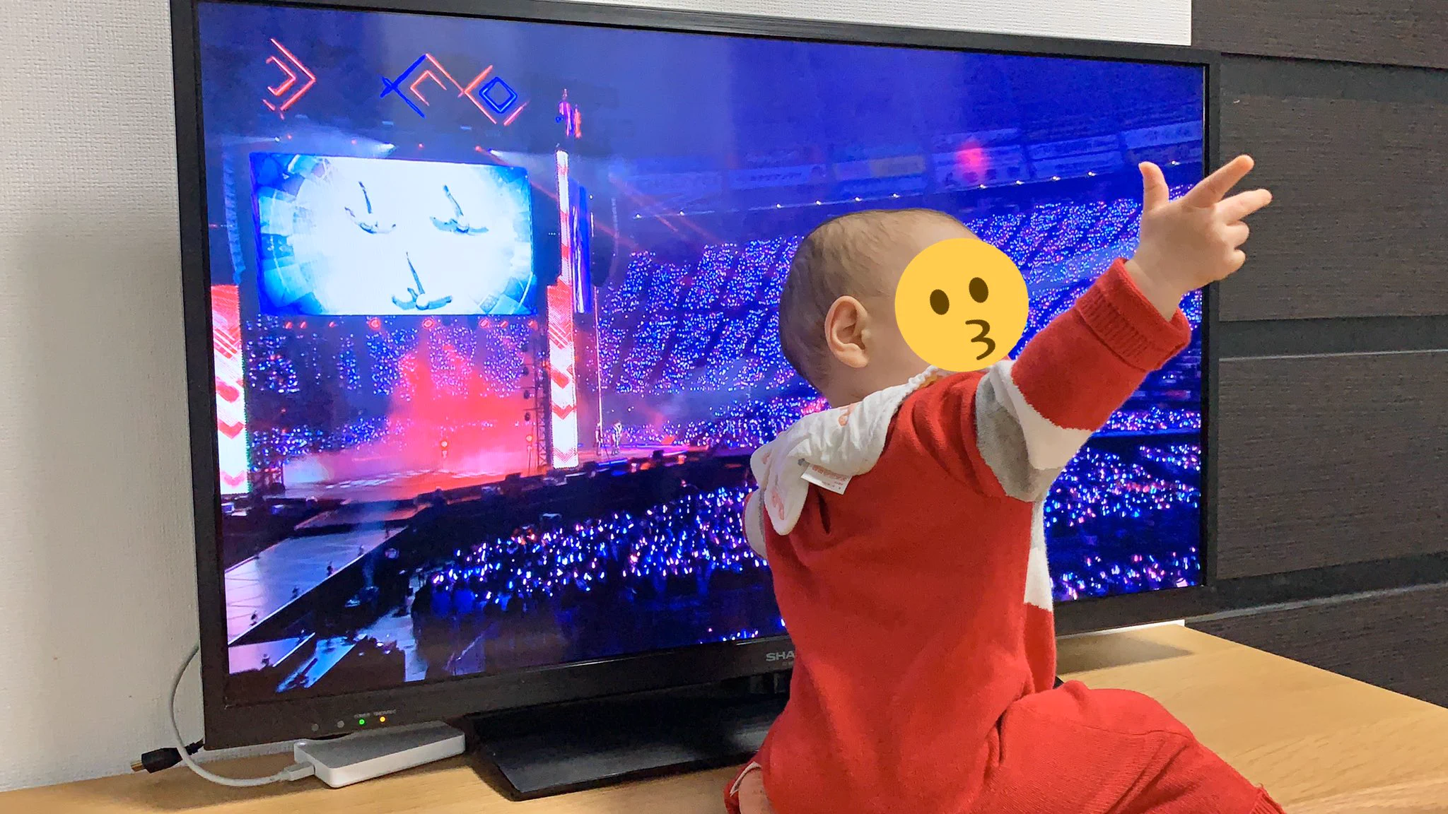 突然始まったという赤ちゃんライブが話題wwwファンサもバッチリwww