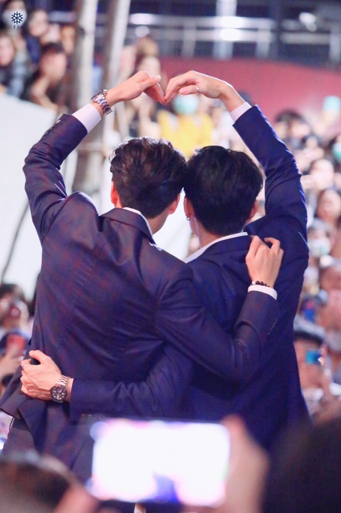 YiMtYBgf9ITfvyY's tweet photo. Good luck to you
#LINETVAWARD2020xTharnType https://t.co/YKBzQ9NXbZ