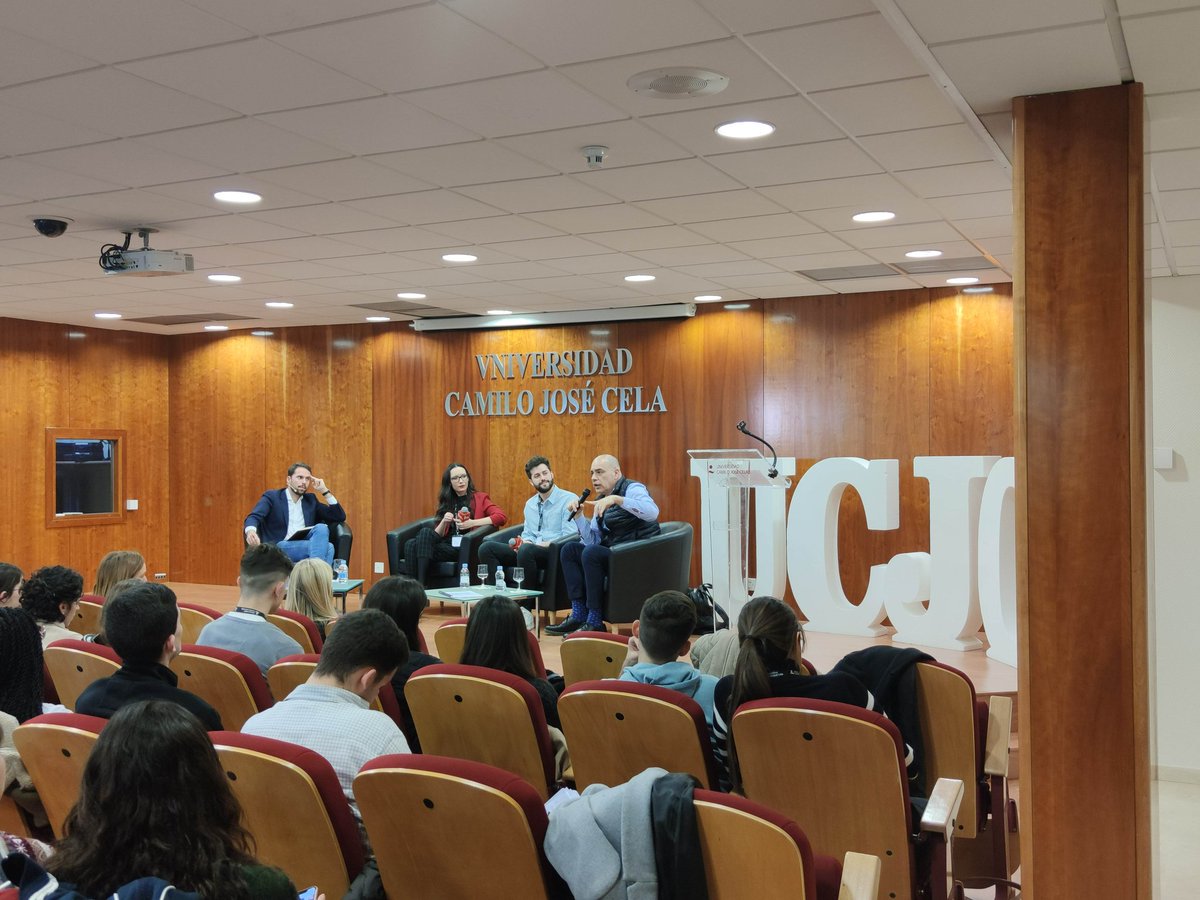 Mesa redonda muy interesante sobre la  seguridad en Internet de la mano de <a href="/Nacho_Abad/">Nacho Abad 🇺🇦</a>. En la <a href="/universidadcjc/">UCJC</a> Siempre es bueno tener conocer la opinión y los riesgos de la mano de un criminólogo.