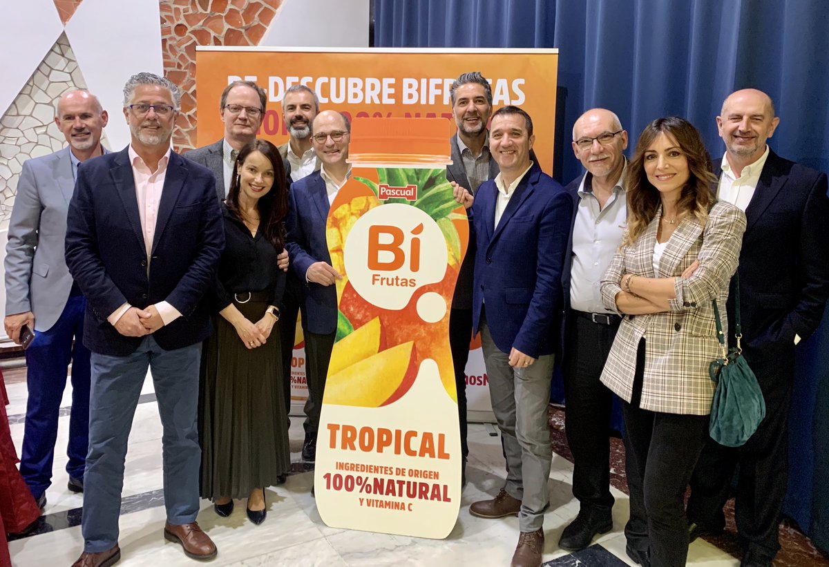 Les presentamos el Nuevo #BíFRUTAS de Calidad Pascual, nueva Receta 100% NATURAL, más Leche, más Zumo,
menos azúcar, nueva imagen y nuevos formatos más cómodos. Un relanzamiento exclusivo en #Canarias.
#somosmezcla #galacocanarias #natural