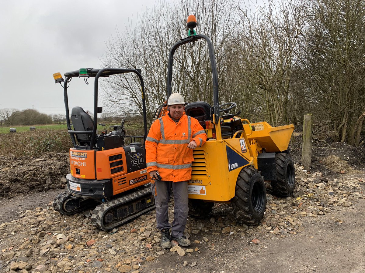 Dogs4Rescue's tweet photo. Thank you @HSSHire  and @ArdentHire for helping us again with a digger and dumper so we can pave and finish our new Visitor Area. We are so grateful for your support for our pioneering kennel-free dog rescue 🙏🙏 #localcompanieshelpinglocalcauses https://t.co/e3dSxWyrNQ