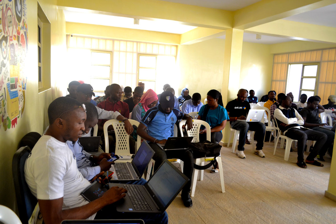 LexTech_Ltd's tweet photo. Week 2:
Photos from the FREE @DataScienceNIG AI/Python Programming class for beginners. @Lexington_Hub #AI_in_Cities #AIWednesdayKaduna #KadunaState #KdCity https://t.co/VnBBF5flb1