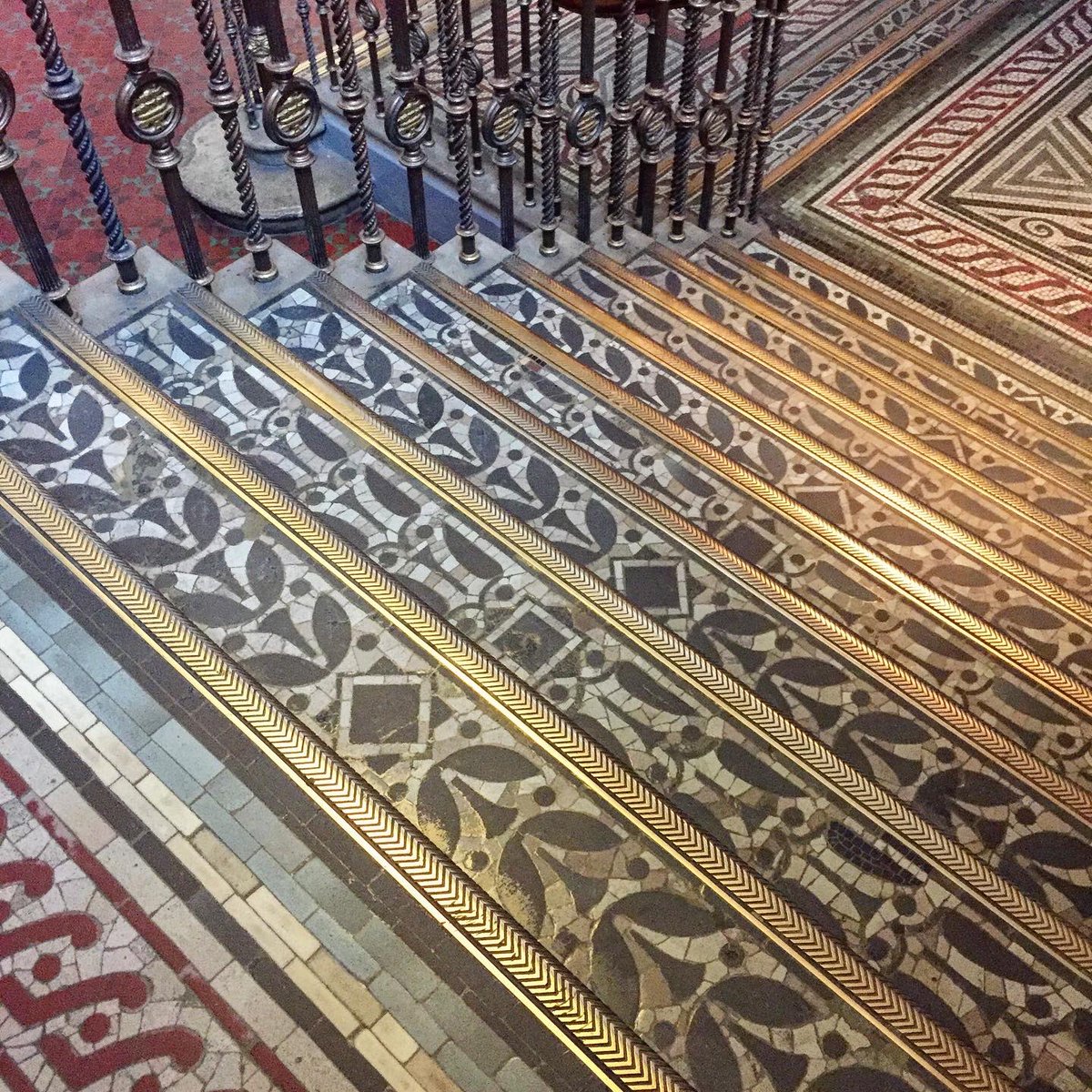 Patternistas's tweet image. The @V_and_A is high on our list of favourite places. So much history and inspiration. We could happily set up camp on the stairs! #patternhunters