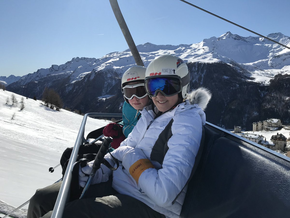 LingfieldSki's tweet photo. Some nice lift pics! #lingfieldski20 https://t.co/pSIpVGHLFx