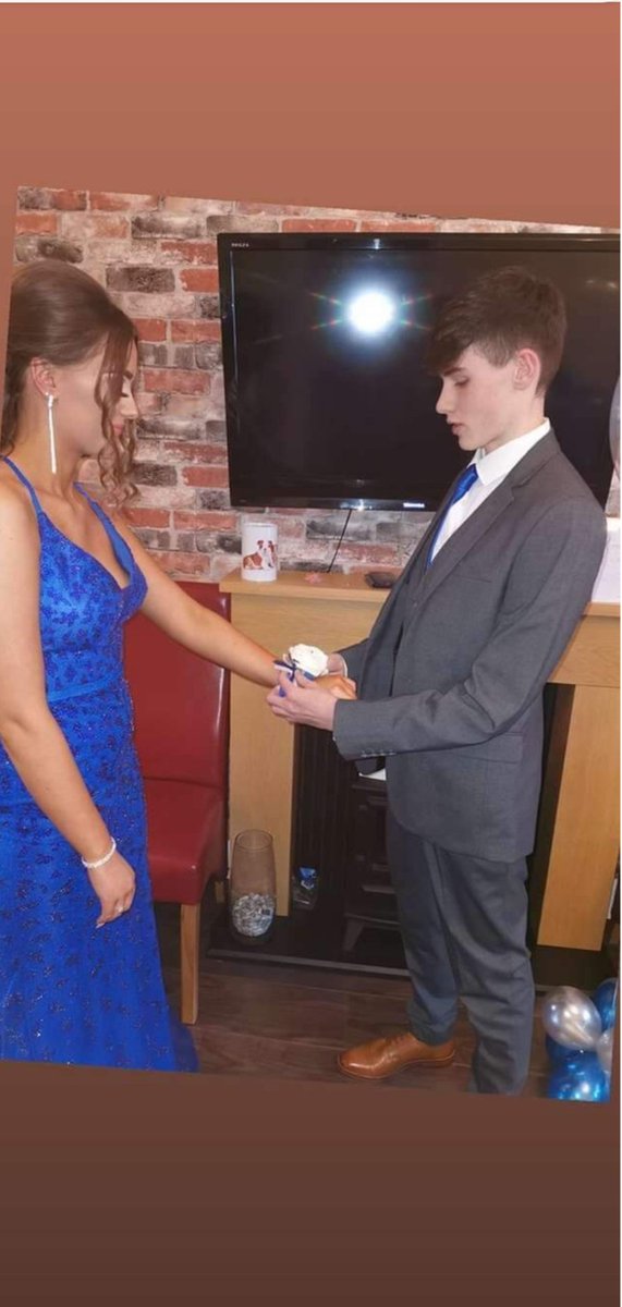 Another #satisfiedcustomer who happens to be a #repeatcustomer young Adam looking rather #dapper presenting the #corsage to his partner ☺️. #elevenseshour #CraftBizParty #BelfastHour #NorthBelfastHour #irishweddingchat #SmallBusiness