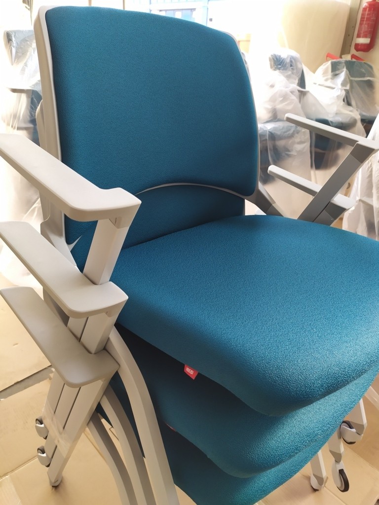 IBEBIDesignSRL's tweet photo. Oplà of all colors, even in dark blue-green.
The dark blue-greeen color is considered by the experts in psychology of colors suitable for interior #furniture like a tint with positive tones, able to relax mind and body thanks to the serenity that transmits #ibebi https://t.co/fbENyGQPAG
