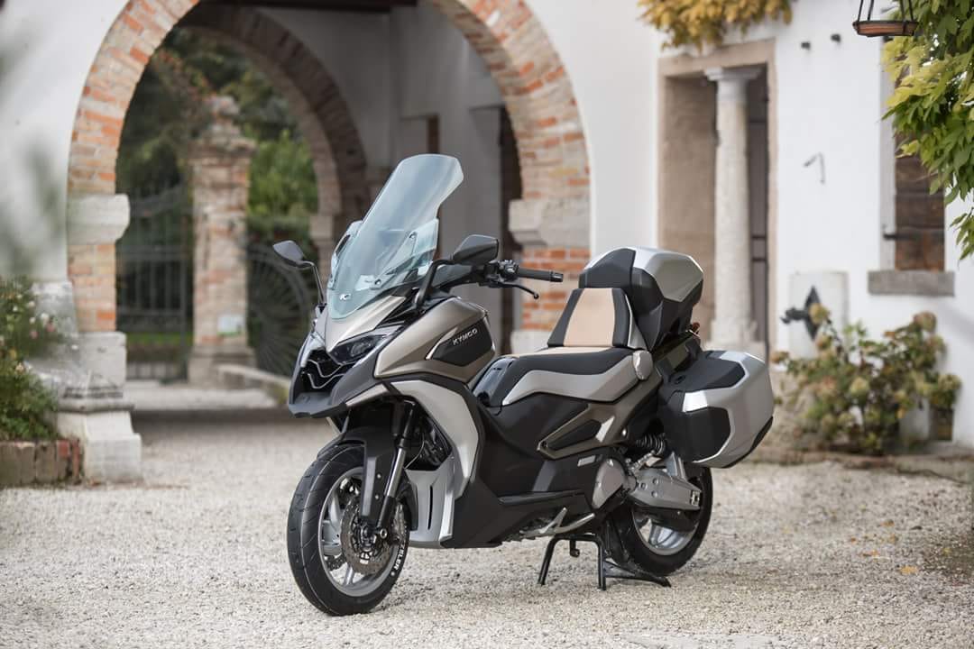 The CV2 is the two-wheel version of KYMCO's C Series Concept. KYMCO is again showing its determination to use innovation to meet riders' demands! 
#KYMCO #CV2 #CSeriesConcept