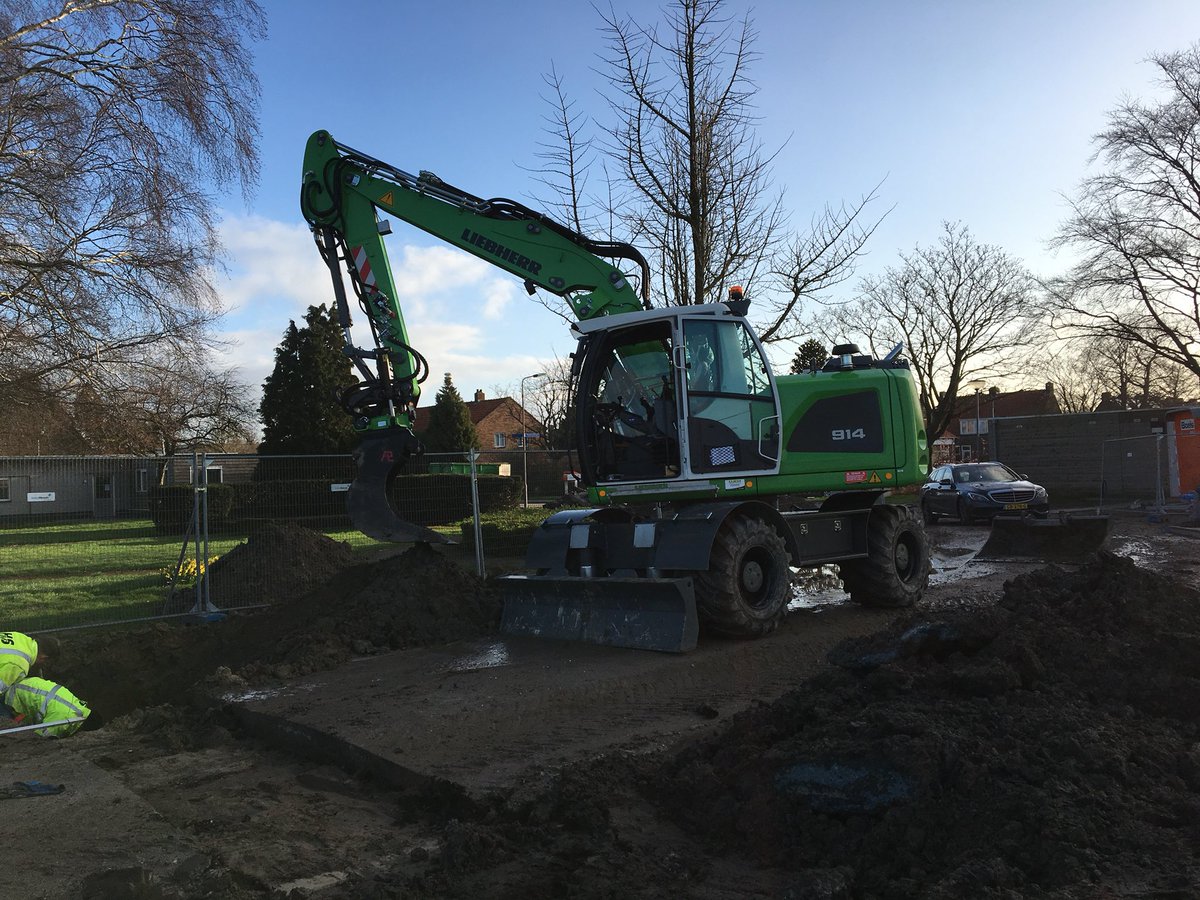 VanSabbenbv's tweet photo. Eerste draaiweek van de Liebherr 914 💪💪! https://t.co/6SGPBEOcyO