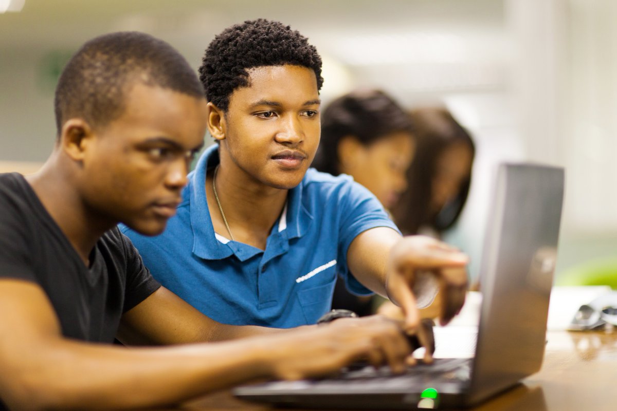 sassda_sa's tweet photo. DID YOU KNOW?  Sassda is shrinking its carbon footprint by endeavouring to make all its educational courses as paperless as possible, through the use of technology and innovative platforms for training #cleverlearning https://t.co/eJPa8jdsta https://t.co/rrjOw8afiP
