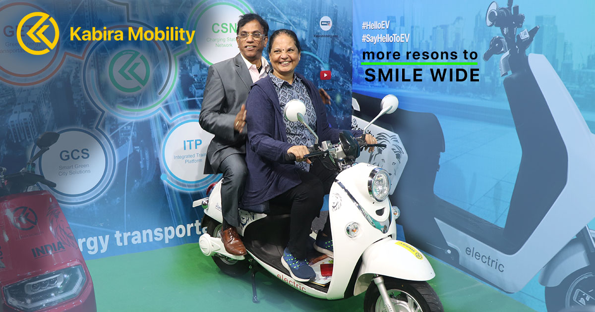 KabiraMobility's tweet photo. You know you are a hit when they flash their pearly whites at you. We love it that they love it. Say Yes to #KabiraMobility #SayHelloToEv #HelloEV #AutoExpoVisitors https://t.co/xe1ZjcAUAw