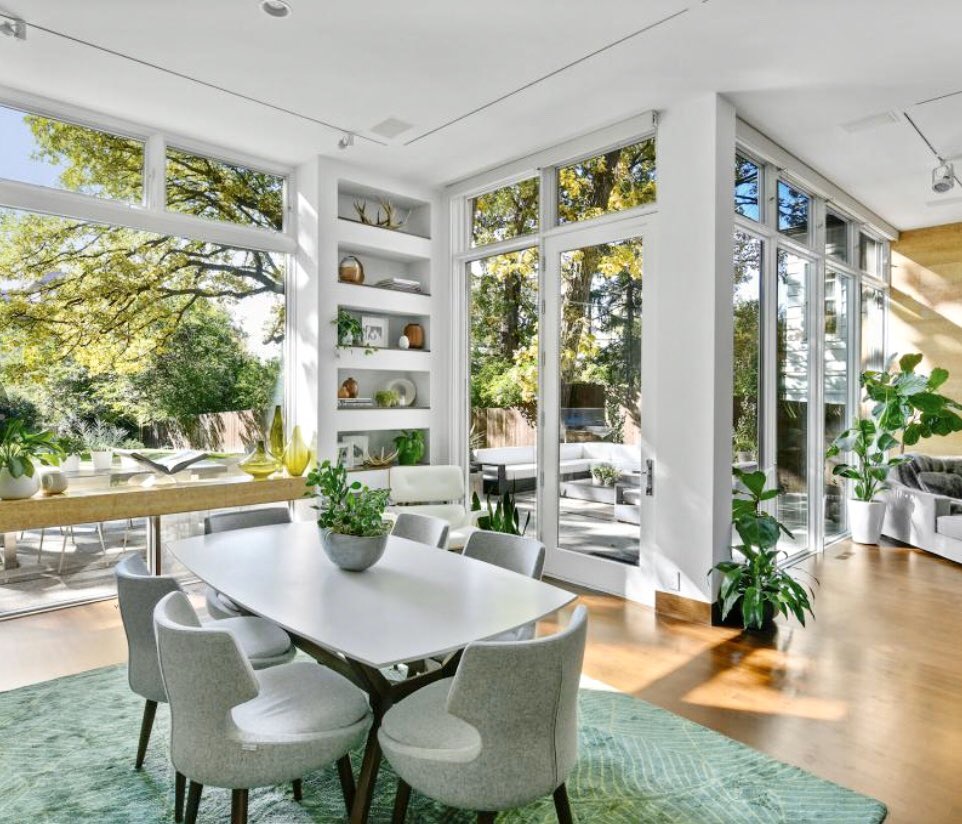Feeling a little Florida in the North today.🍃
Soaring ceilings, walls of windows + gracious entertaining spaces define this Minneapolis contemporary, just steps to city lakes.
2721 W 28th St | Minneapolis
3BD | 4BA | 4750SF | $1,775,000
Offered by Regan &amp; Hornig | MLS # 5337404