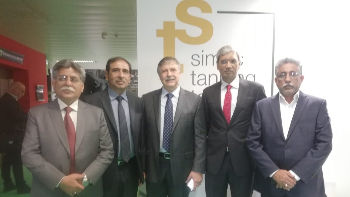 ITADubai's tweet photo. A #SimacTanningTech anche una delegazione di operatori da 7 aziende dal #Pakistan. Con #ITA #Dubai. Da oggi fino al 21 febbraio a @FieraMilano. @assomac_italia #Assomac #leather @itatradeagency https://t.co/waxZXZMgSO