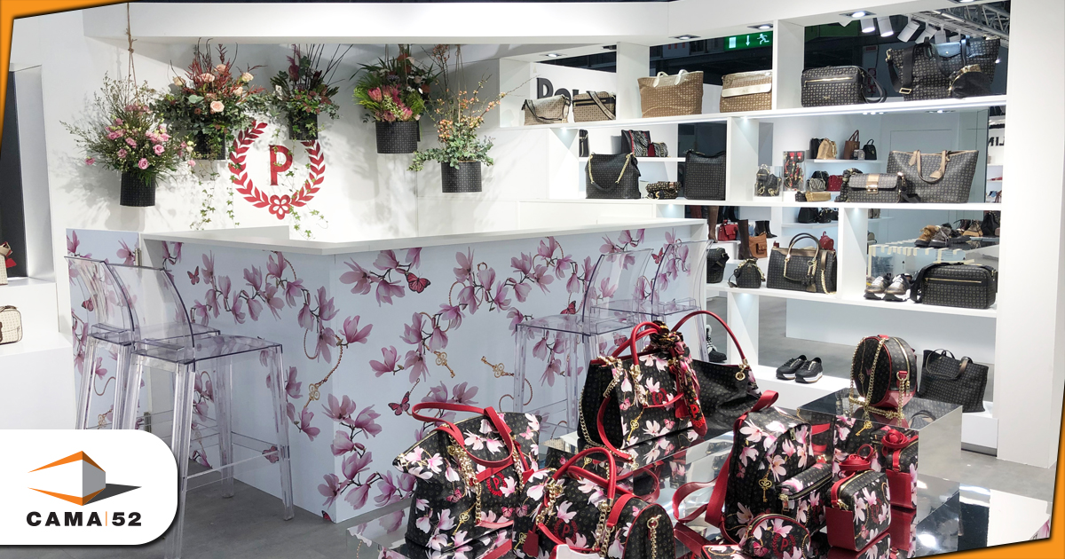 Cama__52's tweet photo. Graphic details from last day at MICAM Milano 
Stand designed for Pollini 

#cama52 #white #design #pollini #shoes #scarpe #micam #milano #pittiuomo #micam2020 #fashion #spring #bianco #collezione #moda #allestimenti #madeinitaly #designer #architettura  #flowers #graphic #bags https://t.co/w9dhvZIml3