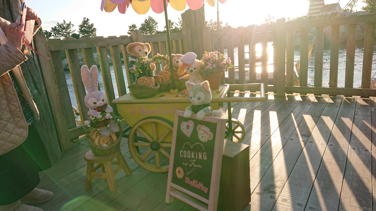 去年の11月ぶりに里帰りしてきました(о´∀`о)ぬい撮り久しぶり過ぎて感覚鈍ってました(;つД｀)でもうちの子逹皆さんに撮って貰ってホクホクで(*≧∀≦*)す
#ダッフィー
#ディズニーシー