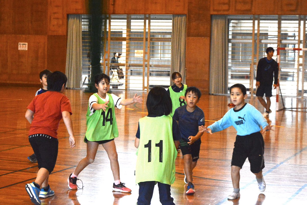 SHC_Hamamatsu's tweet photo. 【 12/21 小学生ハンドボール体験教室】

第2回 SHC浜松
小学生　#ハンドボール 体験教室

を開催しました！

小学1〜6年生男女
計22名のキッズが参加してくれました。

12/21 10:00〜12:30
@ #浜松アリーナ サブアリーナ

#handball #handballjp #streethandball #ストリートハンドボール #浜松 #静岡 https://t.co/co798BDIBn