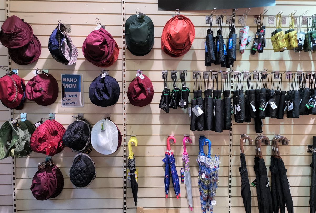 Trying to avoid the rain and the wind? Here are a few suggestions!  🧢🌂☔️🌧 #Rain #Storm #Wind #Umbrella #Hat