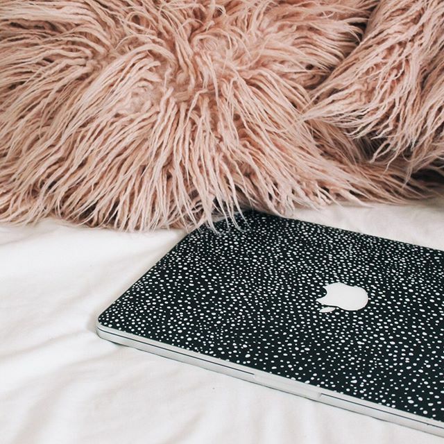 A little note on my newsletters! I'm currently switching platform which is exciting but lots and lots of work... I'll have new DIY Design School and Daring Designer Club emails over to you next week and in the meantime, sign up using the link in my bio s… ift.tt/2P1AYkv