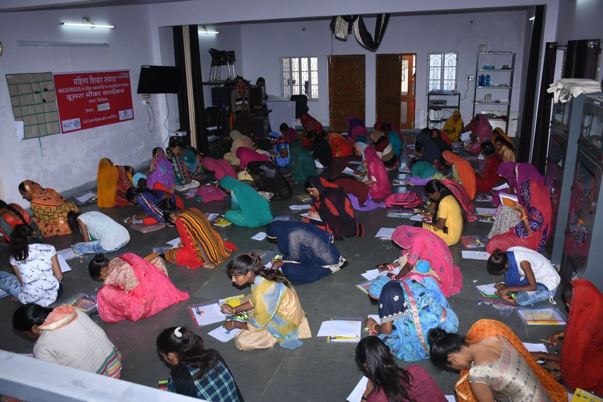 manjari_org's tweet photo. Everyone deserves #RighttoEducation. However,for many girls going to school is #StillaDream & women cannot even #Dreamaboutit.@manjari_org under @UN_Women #SCE program is contributing to #SDG4 by giving second chance to every woman dropped out of education due to gender disparity https://t.co/XA826949Hi