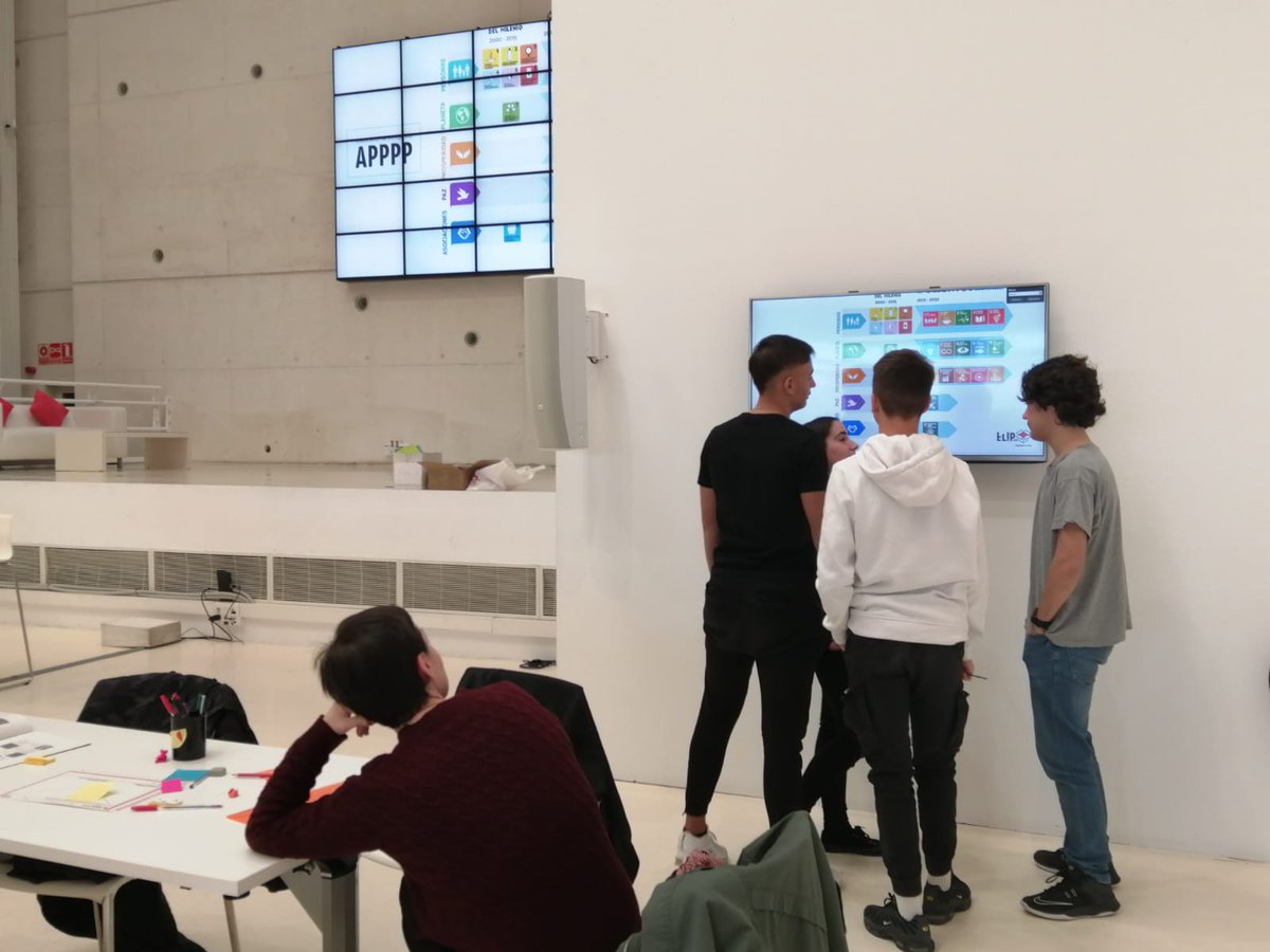ZGZActiva's tweet photo. Flip&amp;Do 💙

👉 Mirar
👉 Empatizar
👉 Diseñar 
👉 Prototipar 
👉 Testar

Hoy con los alumnos de IES Clara Campoamor @IESCLARACR
#ZaragozaSostenible

Emprendimiento social 🏆
Colabora @loveart_es 😍
#Flipando https://t.co/KCORUsnNaV