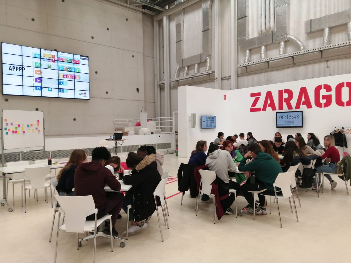 ZGZActiva's tweet photo. Flip&amp;Do 💙

👉 Mirar
👉 Empatizar
👉 Diseñar 
👉 Prototipar 
👉 Testar

Hoy con los alumnos de IES Clara Campoamor @IESCLARACR
#ZaragozaSostenible

Emprendimiento social 🏆
Colabora @loveart_es 😍
#Flipando https://t.co/KCORUsnNaV