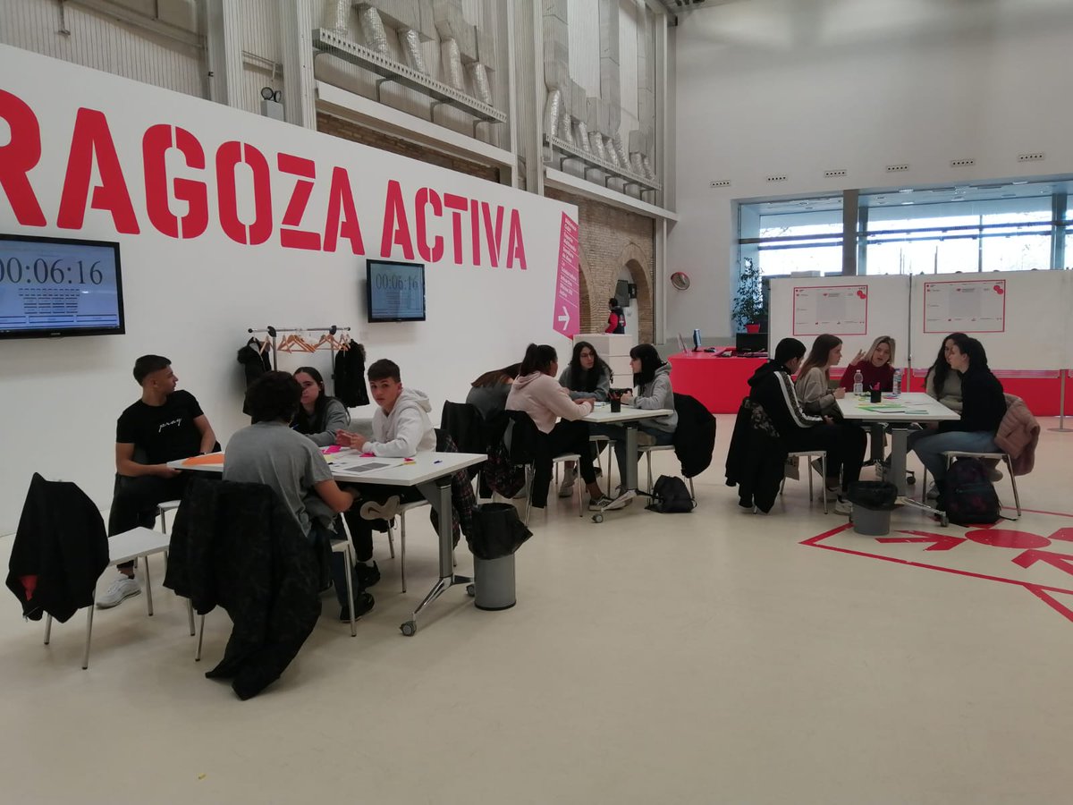 Flip&amp;Do 💙

👉 Mirar
👉 Empatizar
👉 Diseñar 
👉 Prototipar 
👉 Testar

Hoy con los alumnos de IES Clara Campoamor <a href="/IESCLARACR/">IES CLARA CAMPOAMOR RODRÍGUEZ</a>
#ZaragozaSostenible

Emprendimiento social 🏆
Colabora @loveart_es 😍
#Flipando