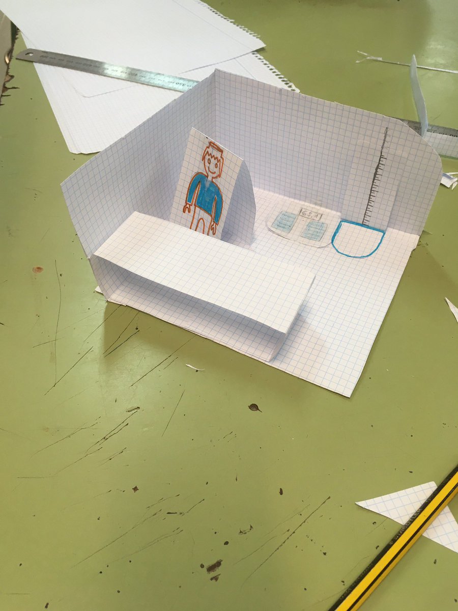 pacheco_dire's tweet photo. 3 #prototipo #designthinking @ies_vinas https://t.co/BTdjtXM93g