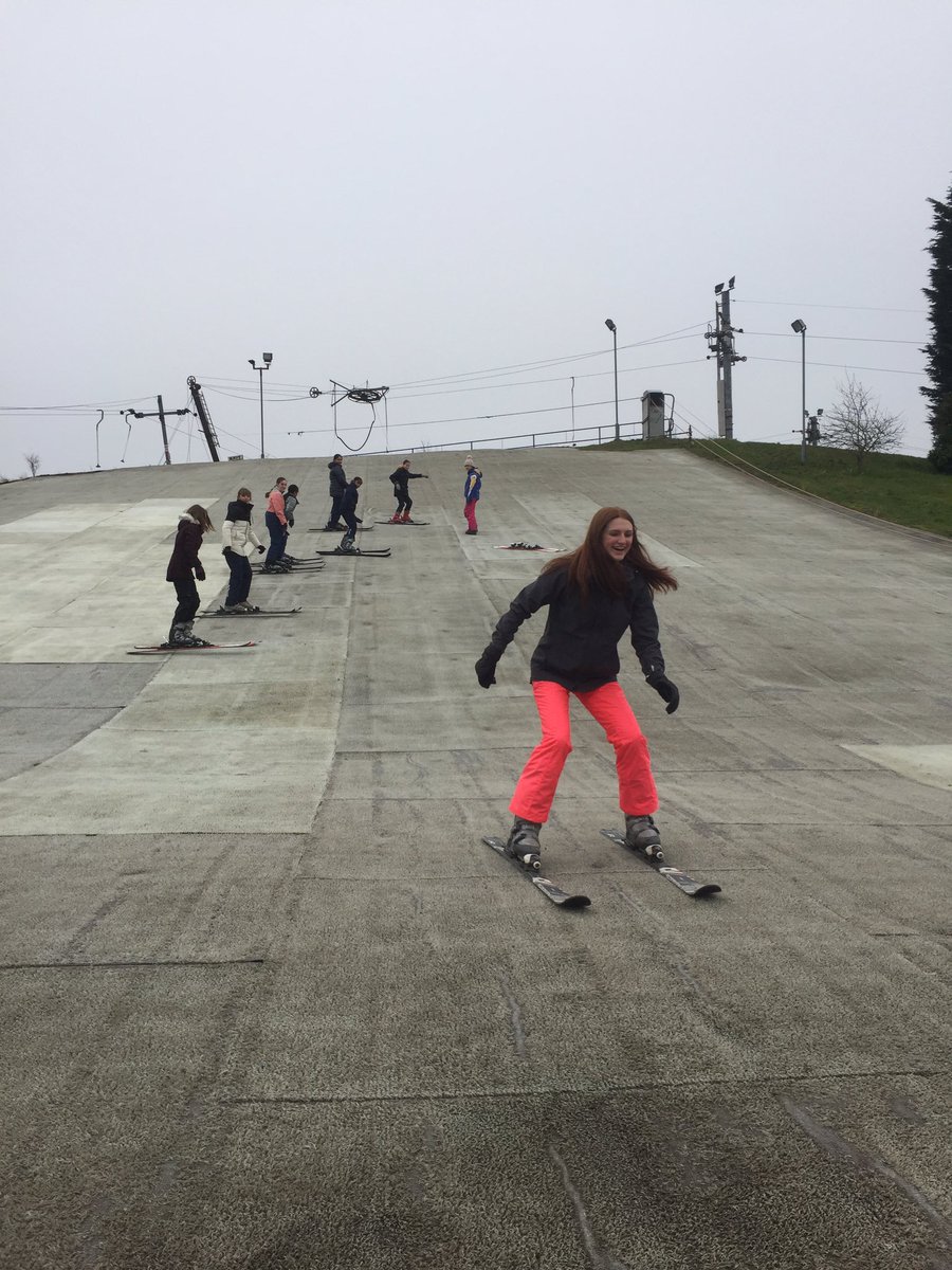 NGHSoutdoors's tweet photo. Today’s adventure @NottmGirlsHigh is #skiing #tubing and #tobogganing at Swadlincote! #halftermadventures #yestofun https://t.co/fXrs4ZPzTg