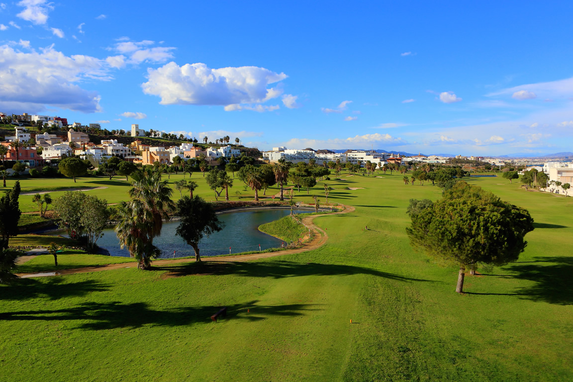 GolfMojacar's tweet image. ¡Regálate una fantástica jornada de golf a orillas del Mediterráneo! El especial microclima del que disfrutamos en Mojácar con convierte nuestro campo en un lugar privilegiado para la práctica del Golf, todo el año. ¡Te esperamos!