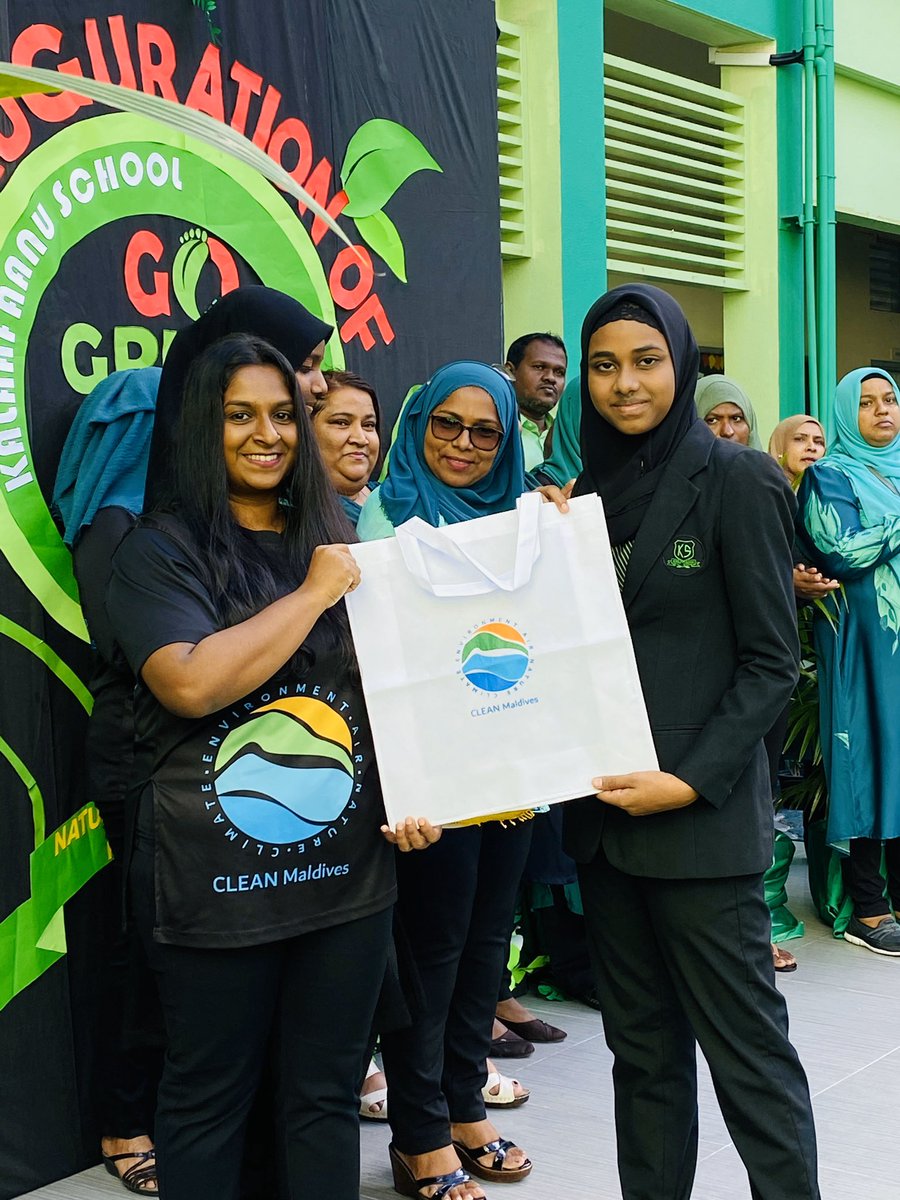 kalaafaanu_mv's tweet photo. Inauguration of School Go Green program.

Special Thanx to Ms. Rauna Ali Shareef, the Vice President of CLEAN Maldives for accepting our invitation to inaugurate the program 
Thank you all 
@MoEdumv  @aisthly  @rah8121 https://t.co/OoQx9tN0B1