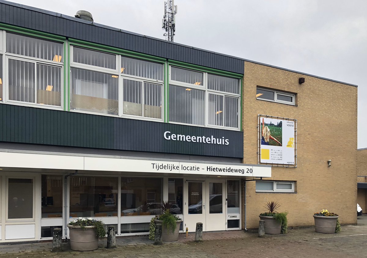Mooi artikel voorpagina Voorster Nieuws gelezen in ons tijdelijk gemeentehuis. Prachtige optocht wagens, nu ook nog mooi weer in carnavalsweekend 2020!