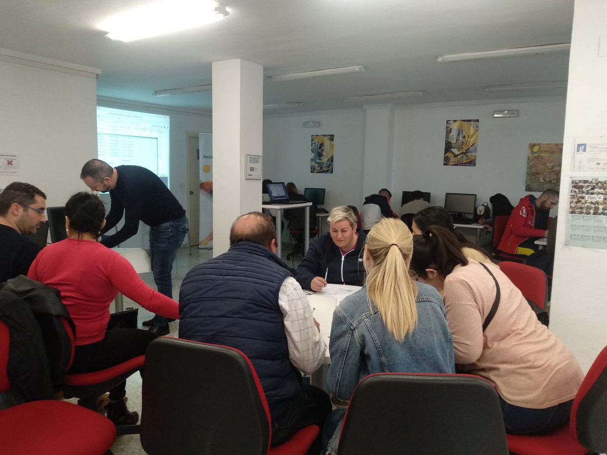 QuesadaVuela's tweet photo. Curso #eAdministración para empresas y emprendedores/as de #Quesada. @Guadalinfo en colaboración con #CADECazorla. Sácale partido al #CertificadoDigital #AdministraciónElectrónica https://t.co/QWY5DRVbqW