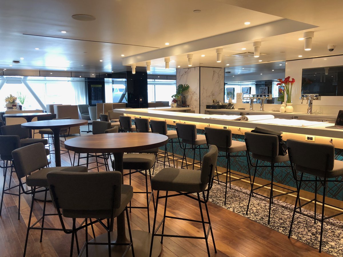 TAVprimeclass's tweet photo. Such a nice area for sharing your travel experience. Order your favorite drink in Primeclass Lounge at John F. Kennedy Airport – Terminal 1 and enjoy the joyful environment while sipping your cocktail. 🍹🍸🍷🍇🍓🍋🍹#primeclassexperience #expecttheunexpected #primeclassworld https://t.co/jBMsWo5QCQ