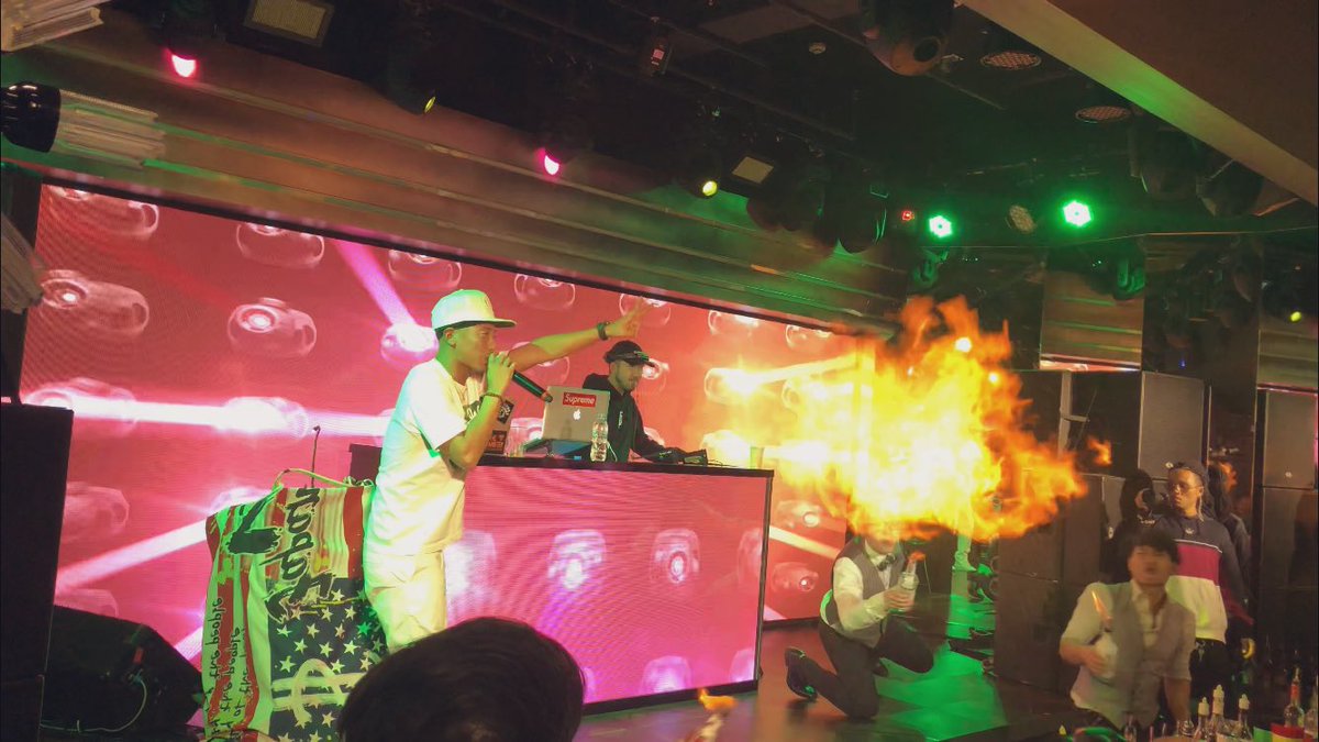 wataru_ocr's tweet photo. ファイヤーー☄️☄️
#JOINTONEPARTY #kijira #新宿 #LIVE #wataru https://t.co/2FqrwMw3Ft