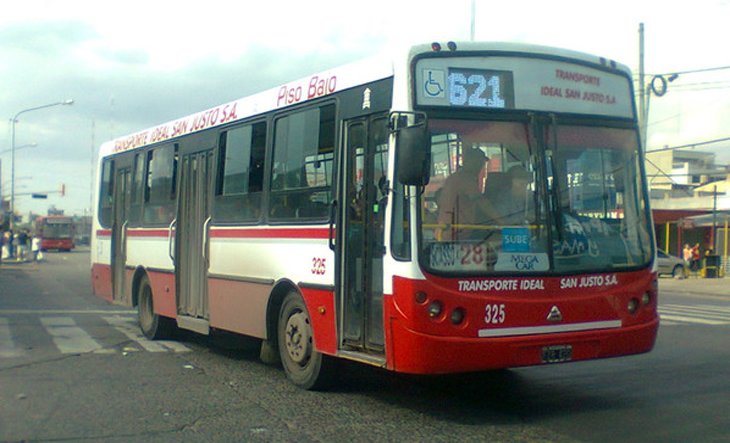 jotaleonetti's tweet photo. #PARO DE #BONDIS 🚍
Lo hacen los #colectiveros de la empresa de Ideal San Justo: #Linea96 (González Catan - Constitución) #Linea205 (va a Liniers) #Linea185 (de Isidro Casanova a Villa Riachuelo) y #Linea62 (Ciudad Evita - Ramos Mejía)
Atacaron a un chofer en #RamosMejia. https://t.co/OBqBlZy7oD