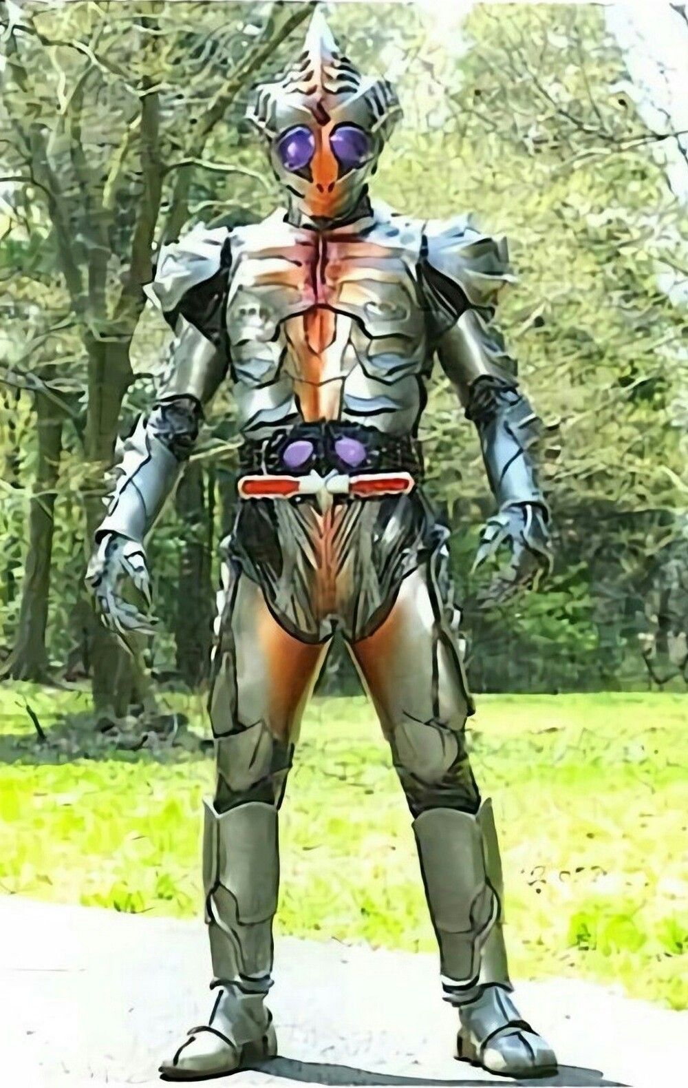 池田匠吾 特撮トリビア 仮面ライダーアマゾンズ のアマゾンオメガ素体のデザインは 仮面ライダーアマゾンアルファの没デザインがベースになっていて 更にその着ぐるみをピラニアをモチーフに色替え 改造したものが仮面ライダーアマゾンシグマである