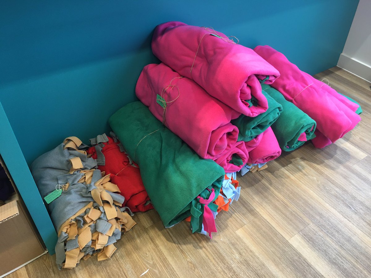 emcdirect's tweet photo. 20 blankets later London Bridge #bigdayin is done @sagefoundation @SteveHare @Debsw70 @GuidingGLW #extrahappy #lifeatsage https://t.co/ljPDbczW5o
