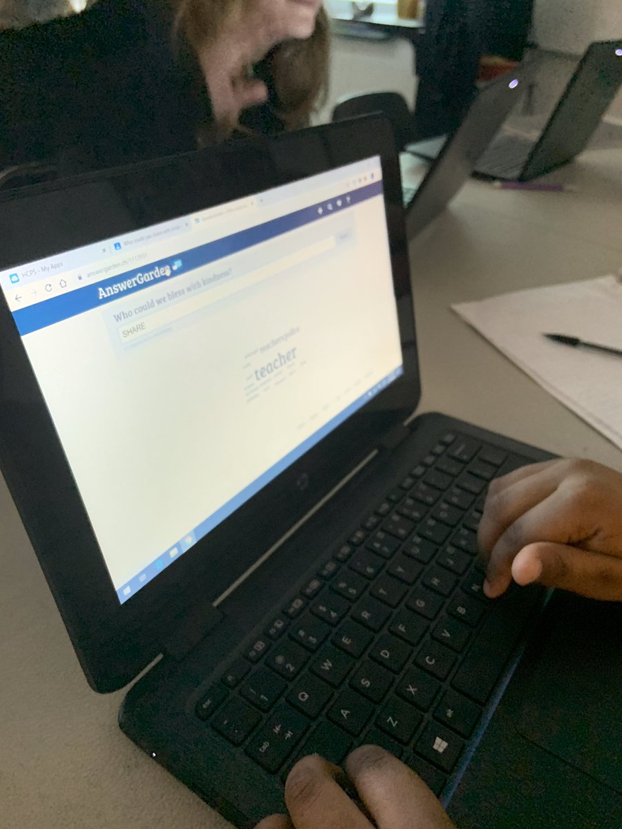 ITRTtinytech's tweet image. Grade 4 students celebrate #RandomActsOfKindnessWeek brainstorming who they could bless with kindness, then viewing Kindness Passion Projects from other fourth grade students at bit.ly/kindnesspassio…. Check back in May when they share their completed projects! @HanoverSchools