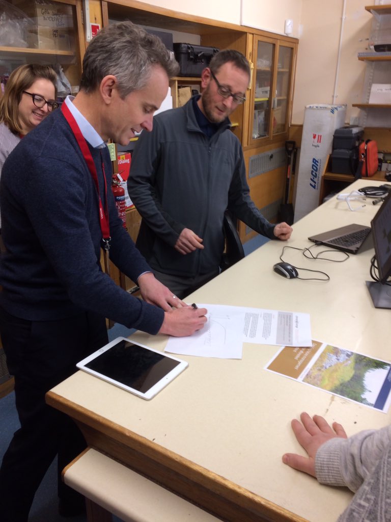 A new <a href="/ForestResearch/">Forest Research</a> report maps the status of Britain's 1.5m ha of native woodland, showing the impact of historical poor management (and nibbling herbivores)

This expertise will be critical to growing new forests. It was great to visit recently.

forestresearch.gov.uk/tools-and-reso…