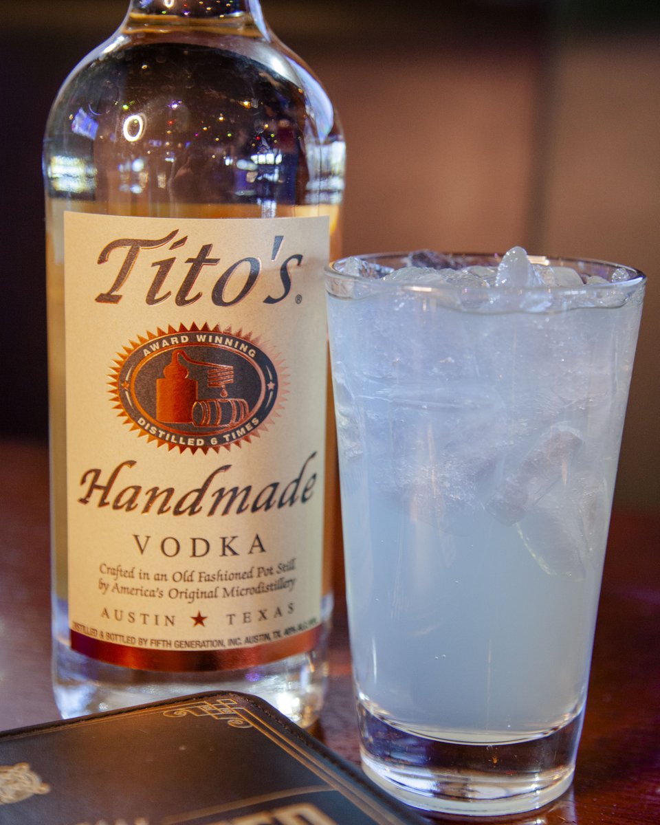 TiltedKiltPub's tweet photo. Conquer hump day with a Ginger Coconut Berry Cooler, a tasty drink with @redbull Coconut Berry that packs quite a punch when you add a shot of @TitosVodka! https://t.co/QiMC3w2z7X