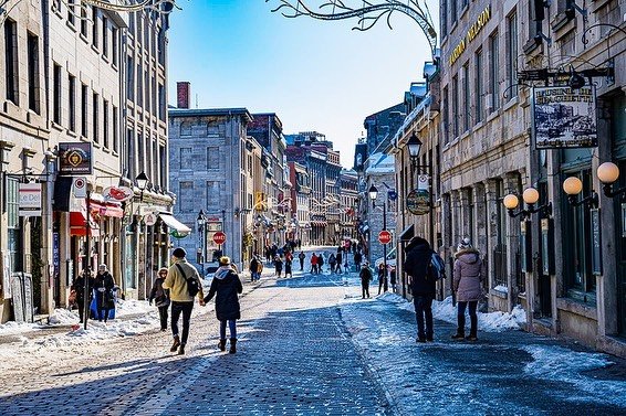 Montreal's tweet photo. A sunny winter day's stroll in #OldMontréal is simply magical 🌞❄🤩
📷 clococo007 https://t.co/nQyhTLaPJr
#MTLmoments #winter #snow https://t.co/UnV0PqMggD