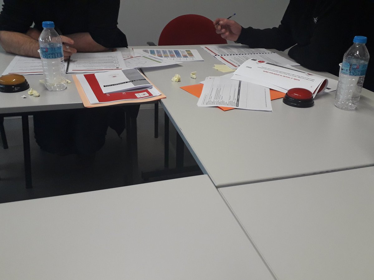 Forjecnor2000's tweet photo. Missions, #AFEST, qualités, mises en situations apprenantes, posture du tuteur, reflexivité, outils...
Deux jours de formation intenses, riches et sur mesure sur le thème de "Tuteur dans une #AFEST " à #Qualipac @Aurillac ! https://t.co/g2J3CJlodi