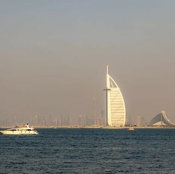Dubai is the city of superlatives! Here everything is a little higher, bigger and more luxurious than in other metropolises. We will tell you our highlights and practical tips.⠀
⠀
#Dubai #visitdubai #uae #BurjAlArab #Hotel #luxuryhotel #sea #pictureoftheday #citytrip #travel…