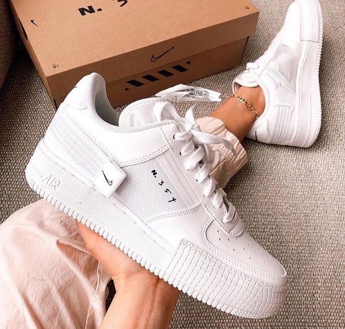 air force 1 type white on feet